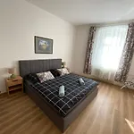 Keřová 7