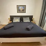 Keřová 7 *