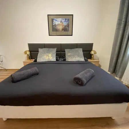 Keřová 7 *